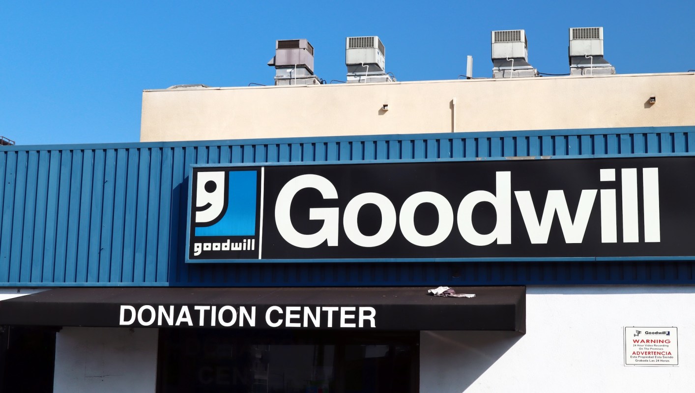 A Redditor was shopping at Goodwill when they came across a gorgeous red coat, but the thrift grift price tag was unbelievable. 