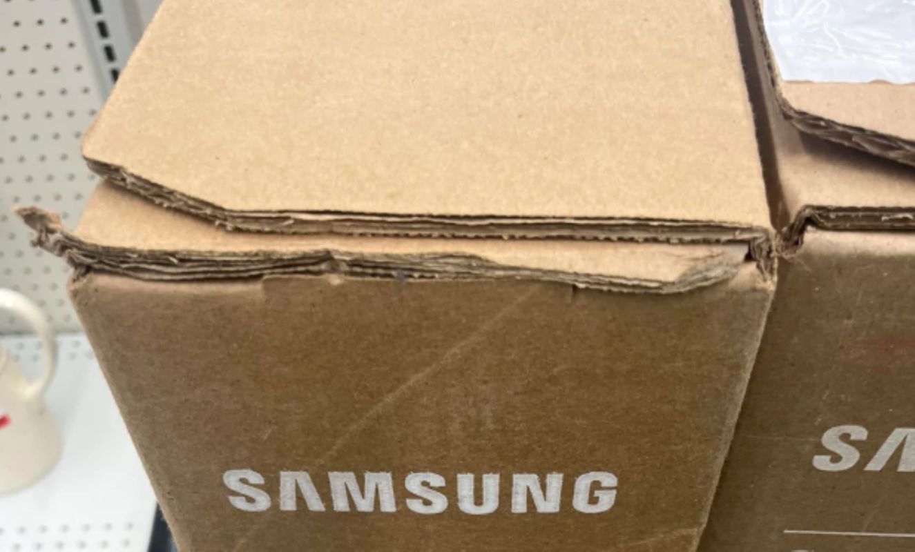 An unhappy thrifter from Anchorage, Alaska, revealed that Goodwill was selling a $750 TV.