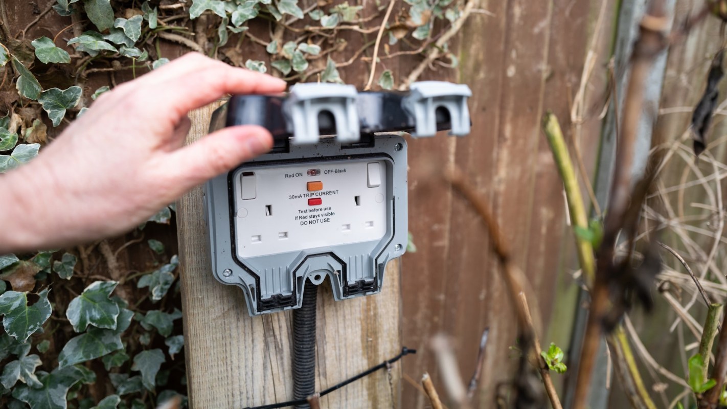 One Reddit user shared how their HOA president was apparently stealing their electricity.