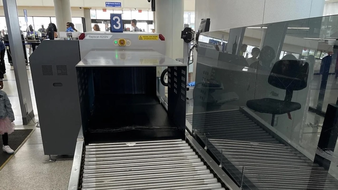 One Reddit user shared some complex thoughts they had about the airport's ad situation.