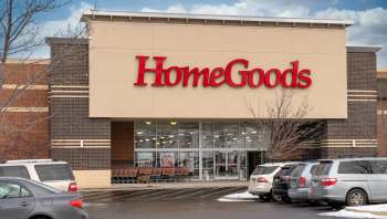 One Redditor shared their experience dumpster diving at HomeGoods, where they found hundreds of dollars' worth of kitchen items.