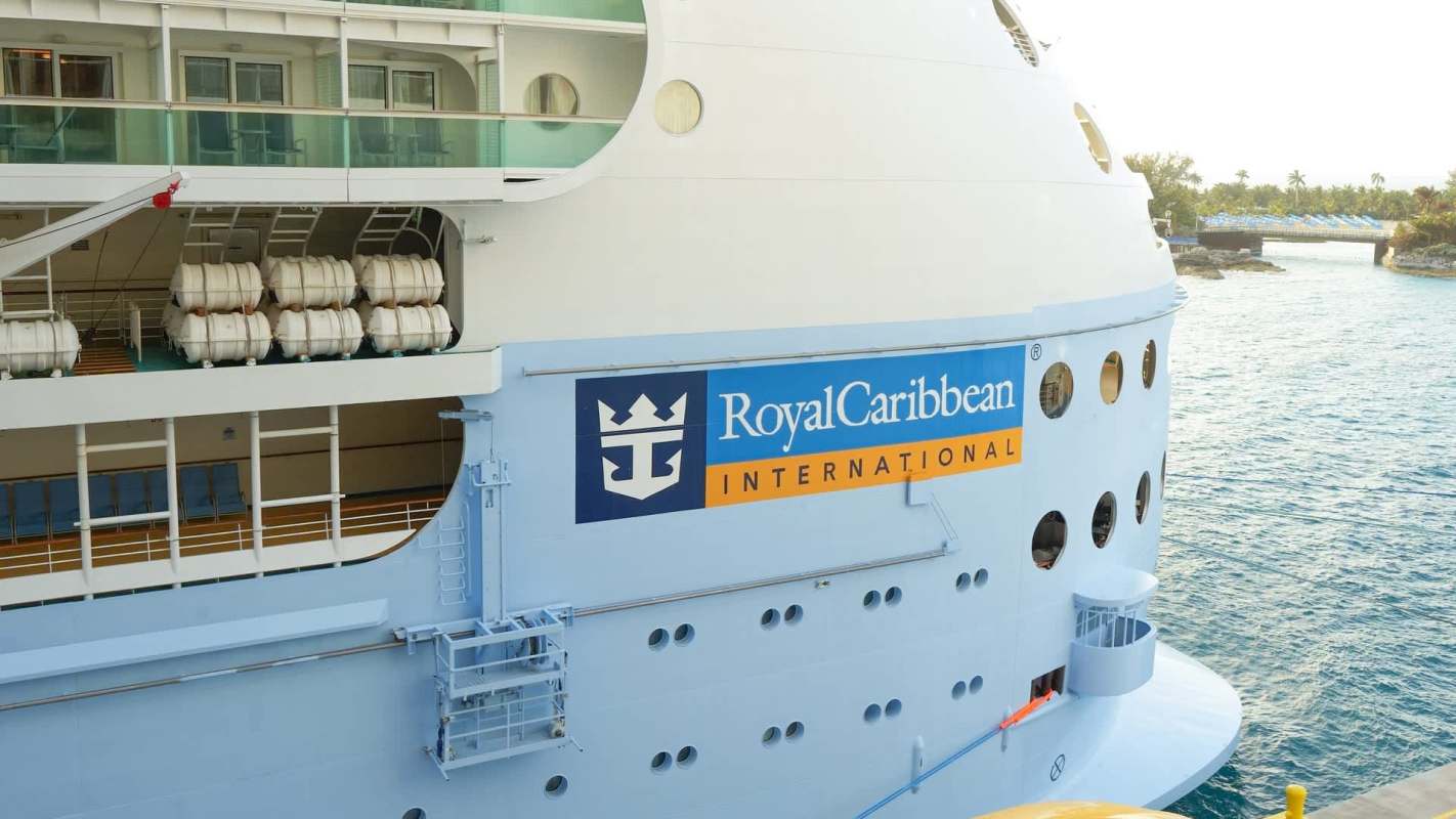 An image of the world's largest cruise liner invited scorn rather than admiration for the $2 billion vessel on Reddit.