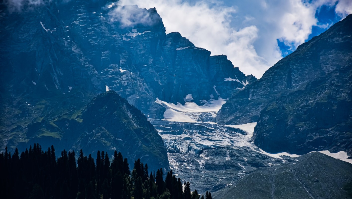 The Kolahoi Glacier is rapidly shrinking, with its snout retreating nearly 900 meters and about 25% of its total area already lost.