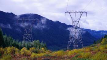 Rising electricity prices have homeowners across the U.S. looking for solutions. One Oregon homeowner sparked an important conversation by sharing their analysis of why energy prices in Oregon are rising.