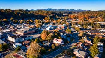 Oregon is experiencing a snow drought, causing many businesses, including a ski shop, to struggle as they wait for snowfall.