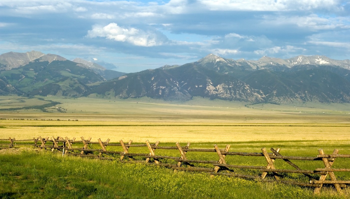 Dale and Janet Veseth, who own a $21.6 million ranch, have decided to donate their land to the Ranchers Stewardship Alliance.