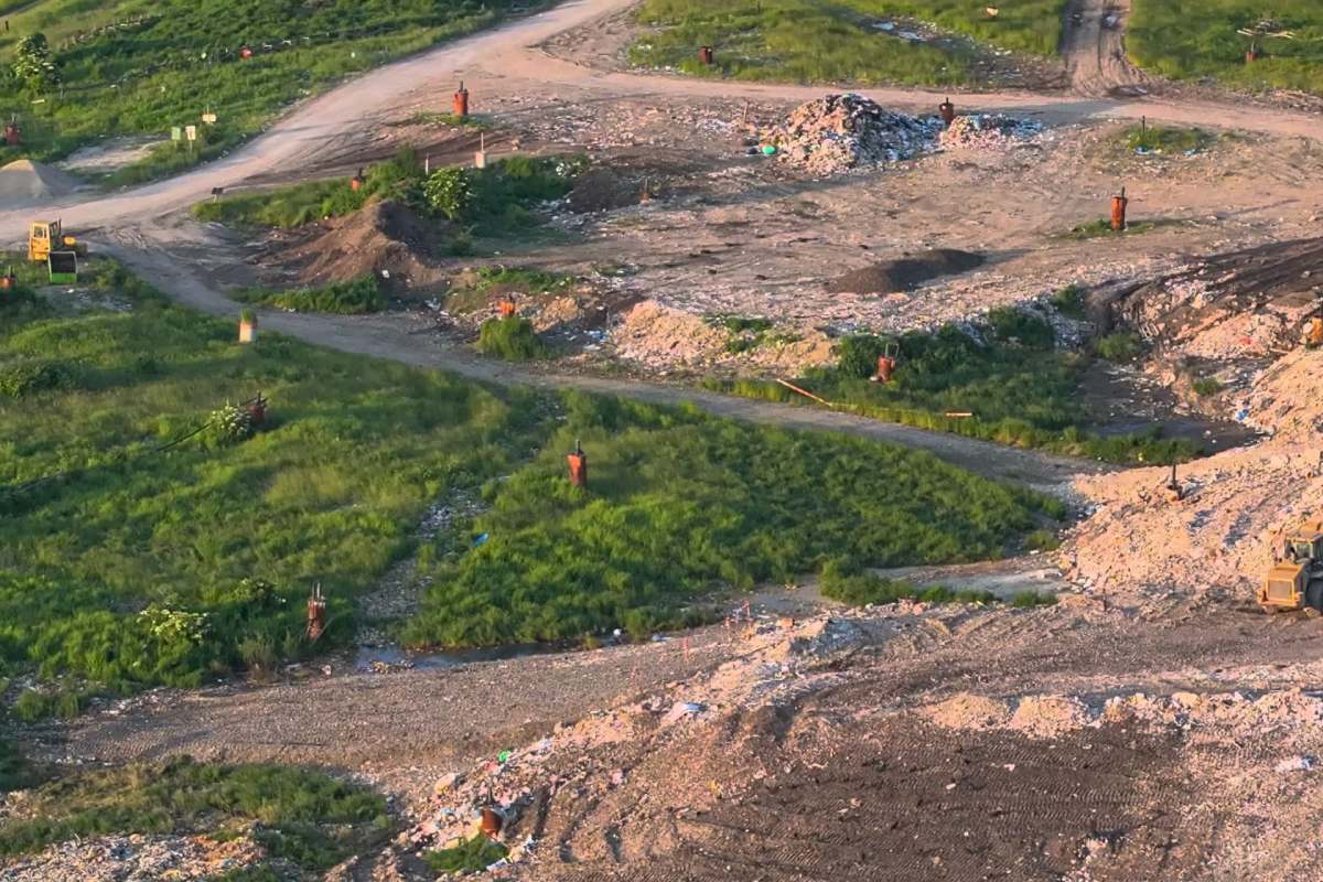 Officials in Richmond are planning to turn an old landfill into a solar meadow that will power 1,250 homes.