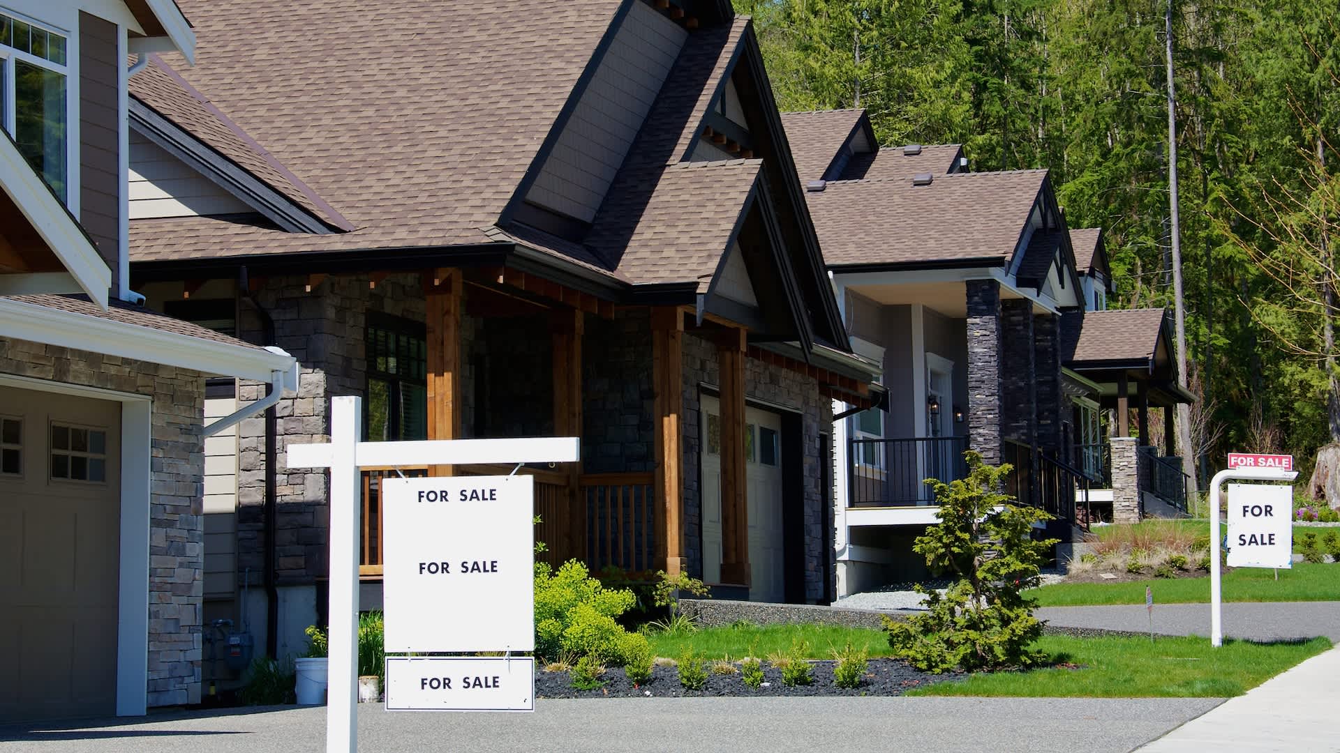 Experts warn of major financial collapse that may devastate home values:  'Increasing economic costs'