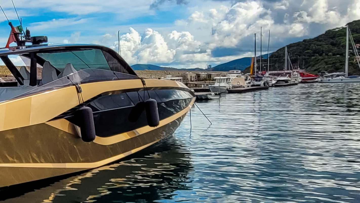 An unnamed American billionaire has commissioned a 101-foot Lamborghini-branded superyacht, with speeds of up to 45 knots.