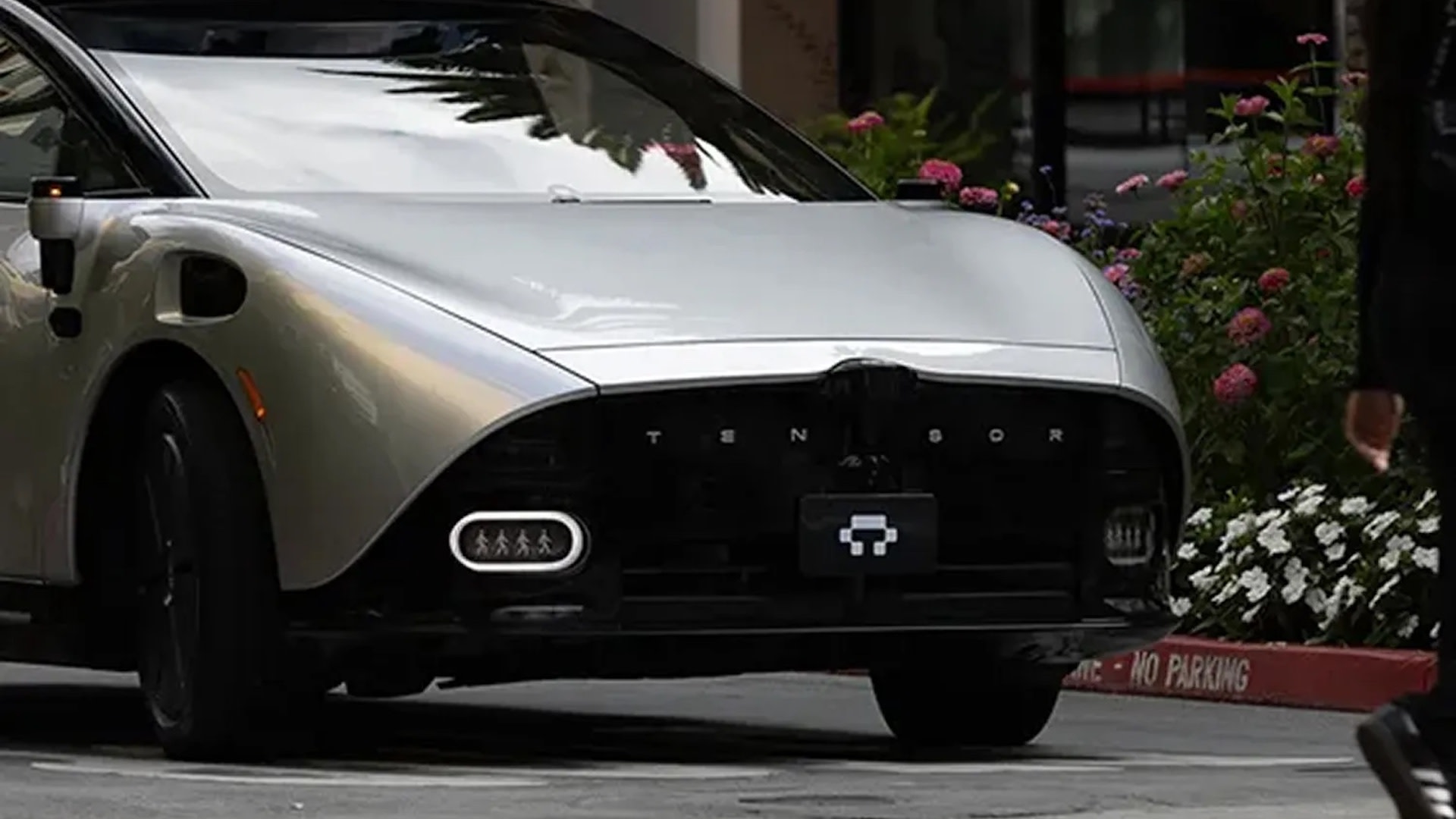 Company announces new self-driving car that could earn you money while you sleep — plus, 3 more big EV news stories