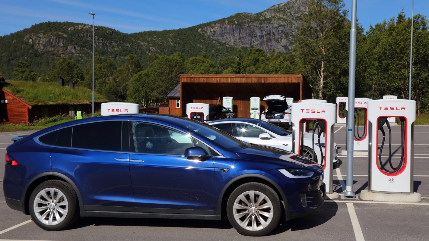 One retired couple found a way to take a road trip with relative ease, sharing how their Tesla Model Y was performing beautifully.