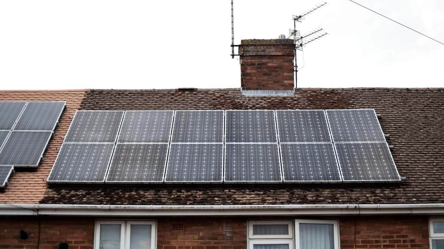 One savvy homeowner detailed how they discovered a major problem with their Tesla's solar panels thanks to a clever hack.