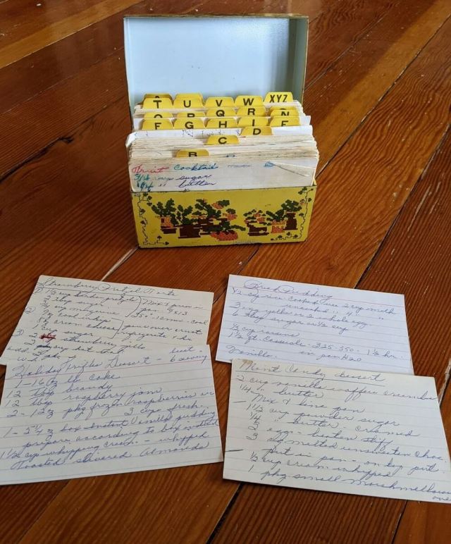 One Reddit user hit the jackpot with a priceless collection of family recipes they found at a thrift store.