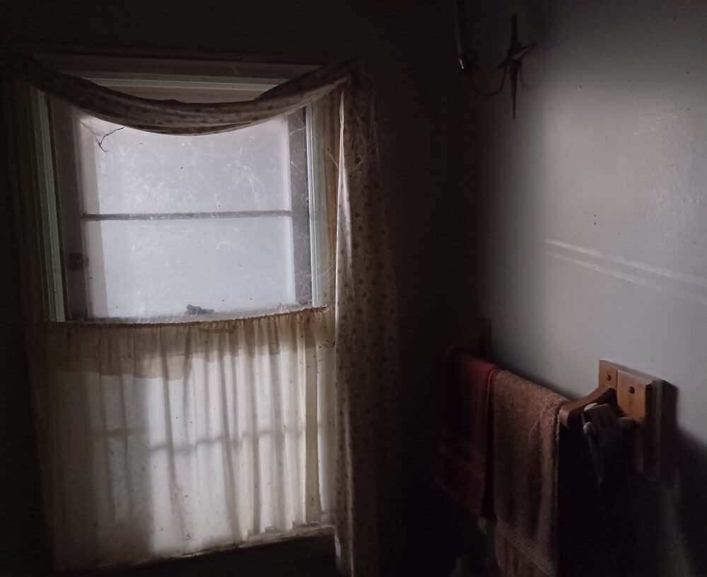 One Redditor shared how their neighbor's retaliation after complaining about a problematic outdoor light.