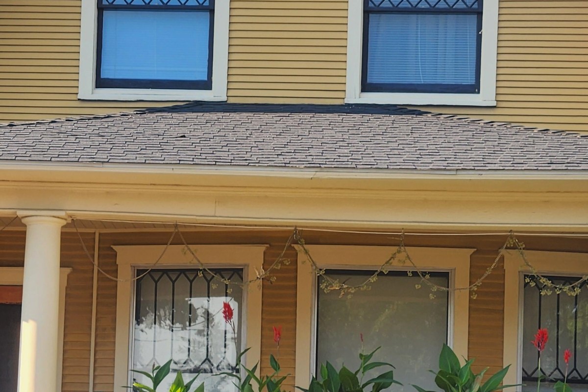 One driver was prompted to stop their car and take a picture of the awesome garden because it was so jaw-droppingly breathtaking.