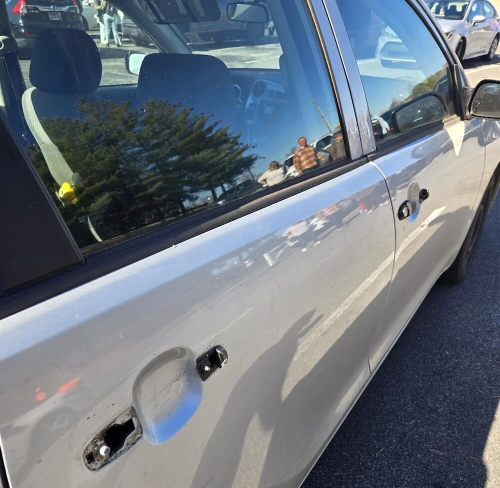 Bears are clever animals, as one Reddit user revealed when they shared a photo of their car after a bear encounter.