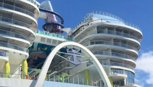 A viral video comparing two cruise ships is fueling nightmares across the internet.