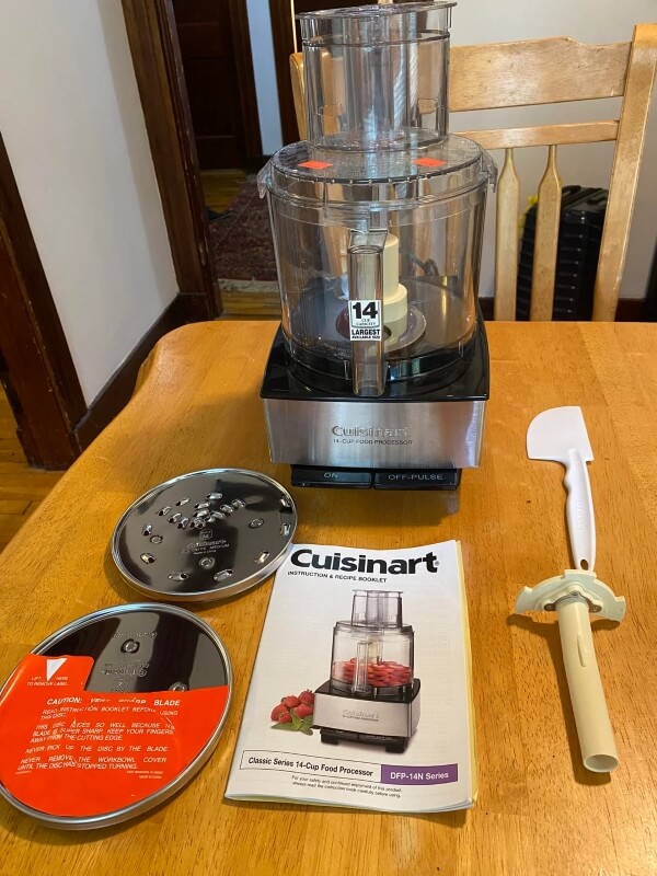 One lucky thrifter found a nearly untouched Cuisinart food processor at Goodwill for only $20.