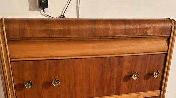 One lucky Redditor stumbled on a stunning vanity set for just $45 at an estate sale.