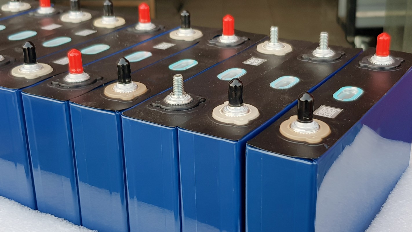 Researchers developed an anthracene-based gel that triples how long EV batteries last and lowers explosion risks.