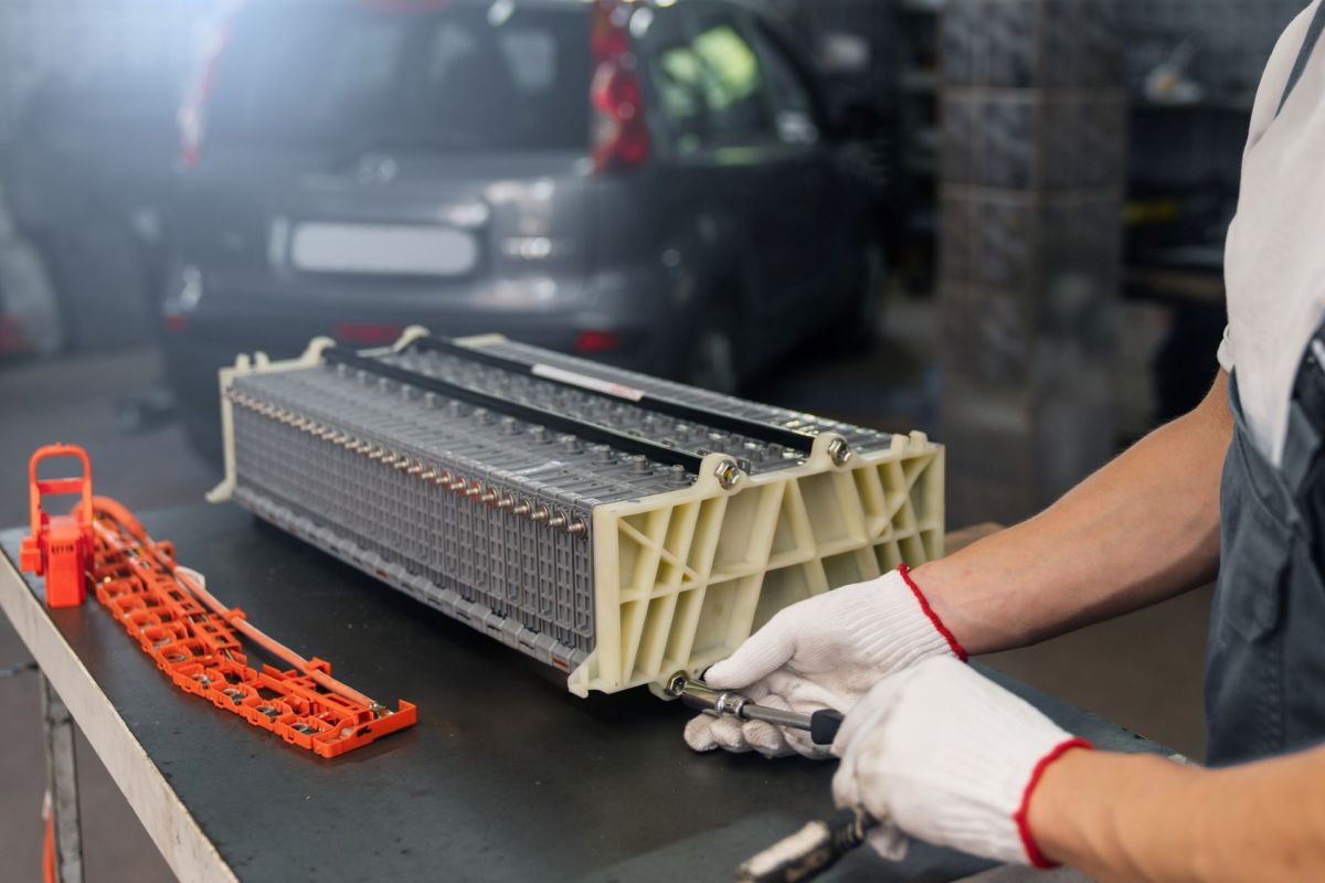 One Redditor shared their experience installing a home EV charging outlet with the help of a local installer recommended by Qmerit.