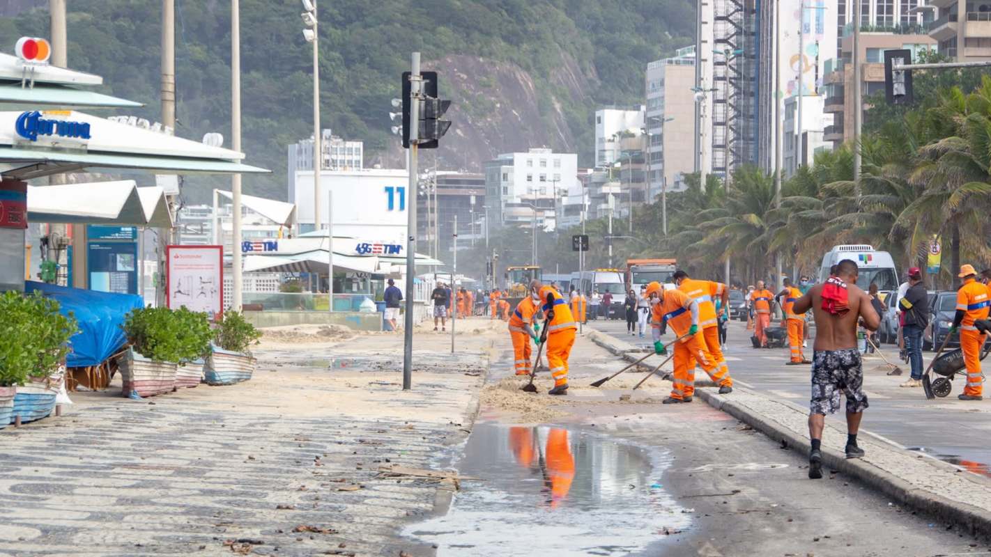 Researchers from Brazil studying the impacts of rising global temperatures on workers have found that extreme heat could severely reduce productivity across the country's major labor sectors. Losses could exceed hundreds of millions of dollars per day, not to mention the serious health risks of exposure to these dangerous conditions.