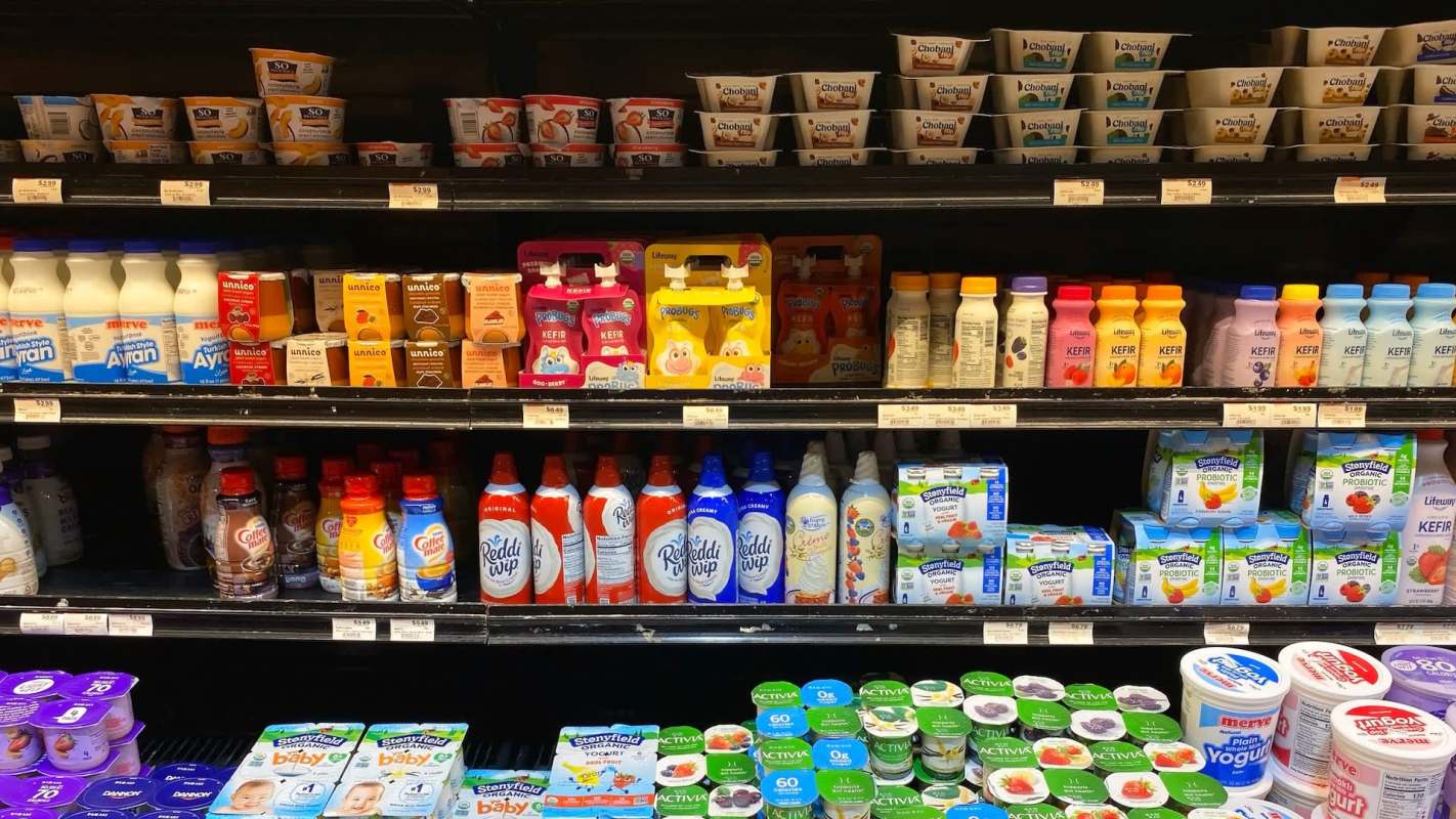 Two New Jersey state senators, one Democrat and one Republican, are crossing the aisle to take on food dyes.