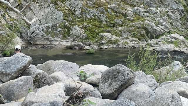 When visiting the great outdoors, it's common practice to leave no trace — clearly, this graffiti artist didn't get the memo.