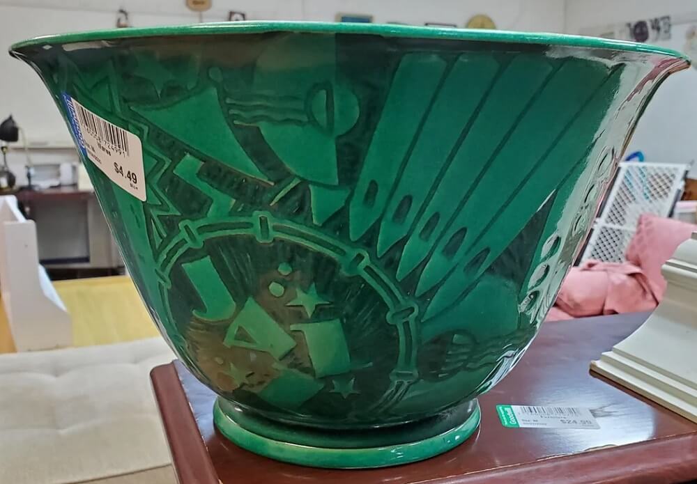 One lucky thrifter found an Art Deco Jazz Bowl worth over $27,000 at a Goodwill for only $4.49.