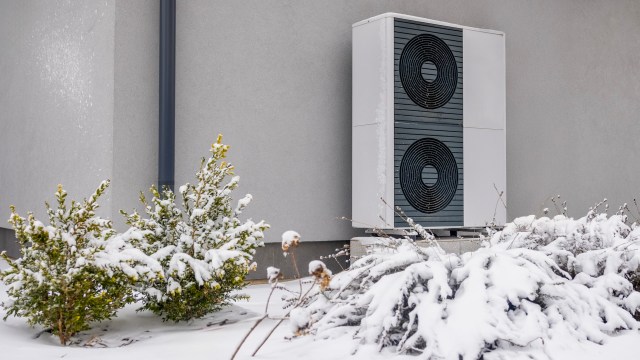 One Reddit post is giving homeowners a clearer picture of what heat pumps can actually handle.