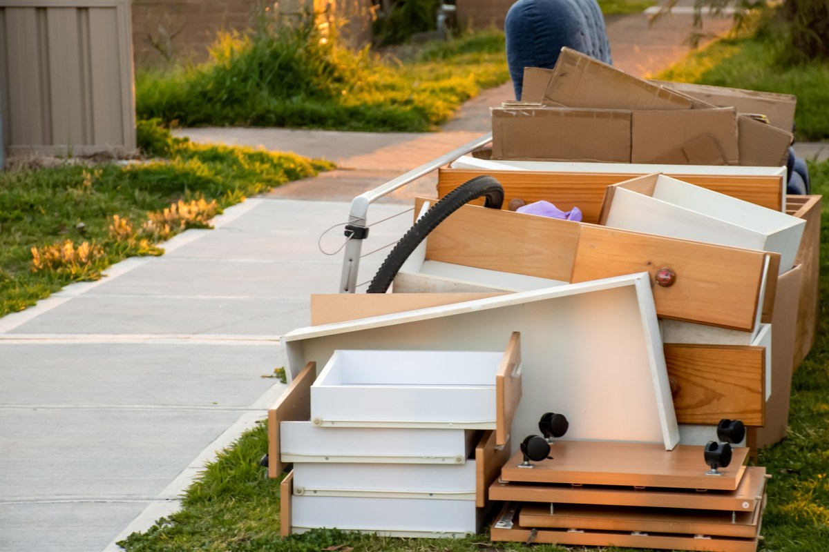One Redditor shared a photo of a vintage mid-century modern Lane dresser that was found discarded on the side of the road.
