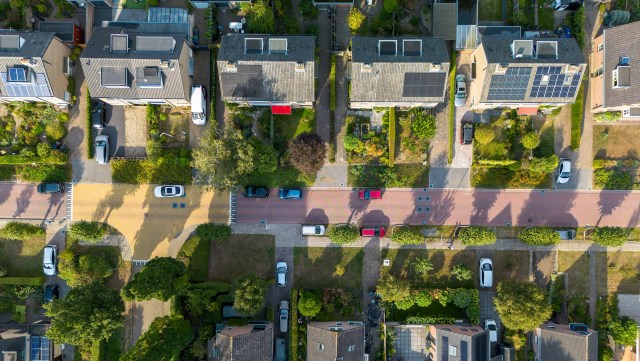 An e-bike owner in Michigan asked for advice after their apartment building's HOA sent them a notice that stated parking the e-bike on the ground floor was prohibited.