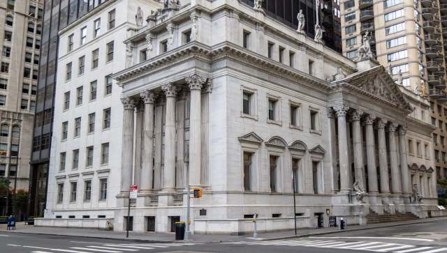 A pair of serial offenders was allegedly caught again selling illegal vape products in New York.