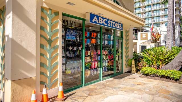 Australia has seen an influx of new stores that sell illegal vapes and vaping supplies despite the implementation of stricter laws to restrict the flow of those products.