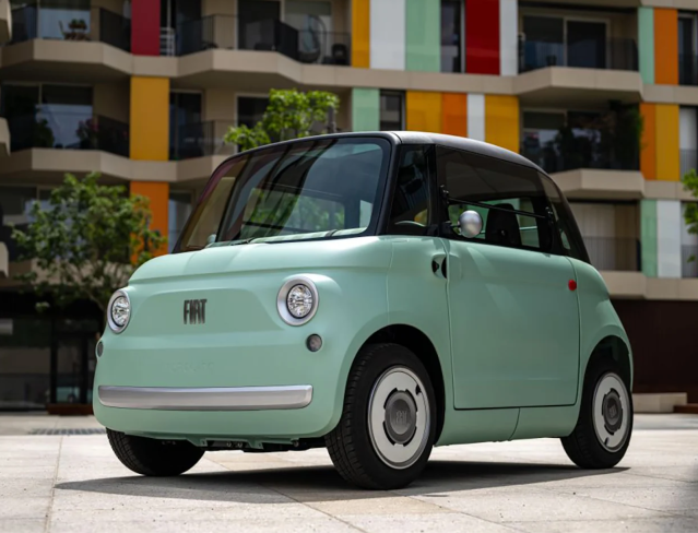 A very pregnant passenger in a Waymo was en route to the maternity ward in San Francisco when the baby came early.