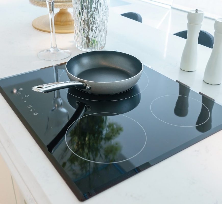 One Redditor sought advice on how to upgrade their stovetop, sparking a debate about induction stoves.