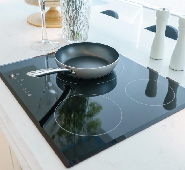 One Redditor sought advice on how to upgrade their stovetop, sparking a debate about induction stoves.