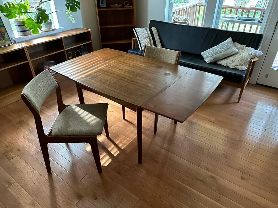 One lucky Redditor scored a set of valuable mid-century pieces completely for free — including chairs by Scandinavia Woodworks Co.