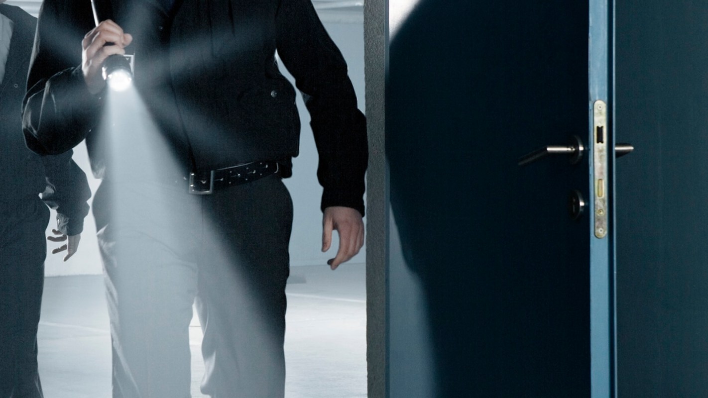 Mumbai's authorities discovered a shocking scene when they raided the hotel room of suspected illegal wildlife traffickers.