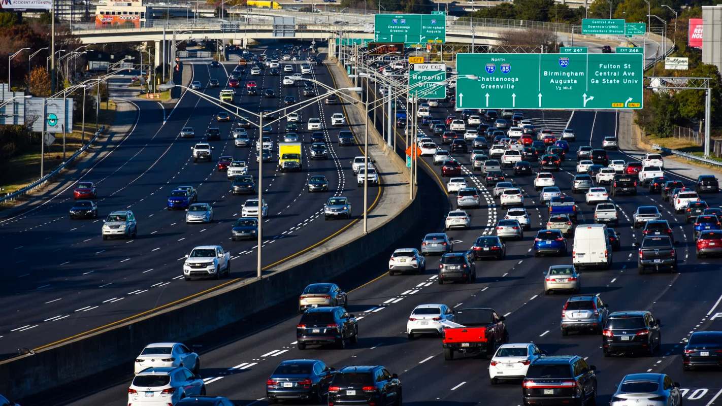 One mechanic didn't exactly endorse the idea of a lifted truck, and took to Reddit to demonstrate why.