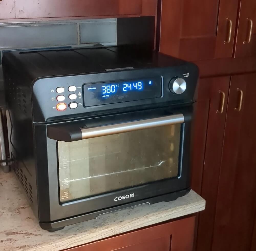 One Redditor shared how they found a fully functional Cosori toaster oven that had been thrown out on the curb.