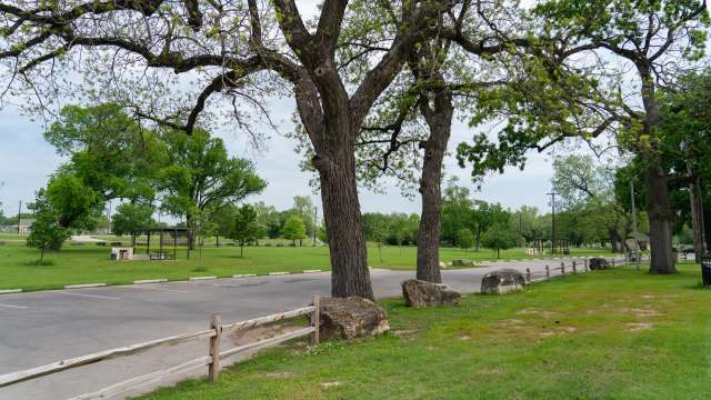 Littering is always disrespectful and terrible for the environment, but seeing people discard their trash directly in nature makes it even more infuriating.