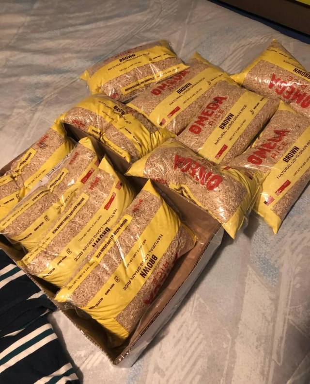 One Reddit user shared an impressive haul of rescued food, including 11 full bags of brown rice, from familiar honey-hole dumpsters.