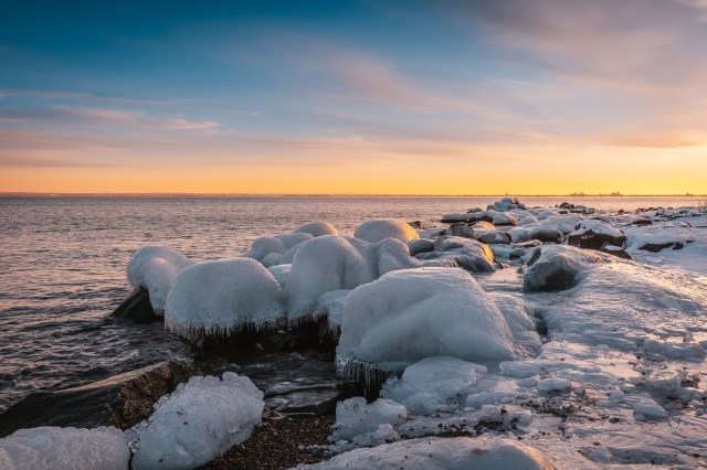 The unusual weather pattern in the Arctic is triggering extreme cold snaps, thanks to the polar vortex.