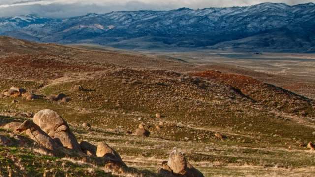 A wildlife technician in Idaho recently captured rare footage of a close encounter with a mountain lion.