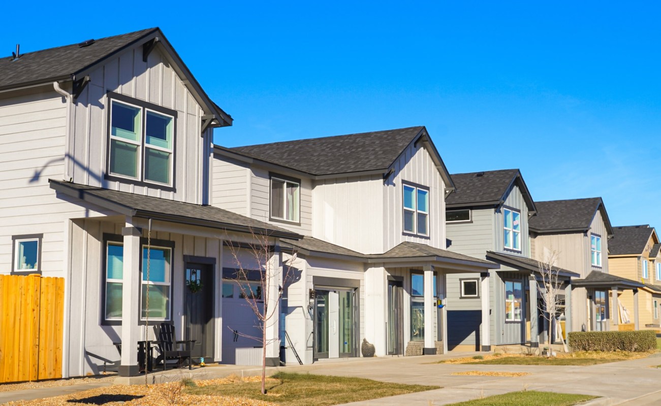 One Minnesota homeowner is ready for a legal war against her homeowners association over the right to grow native plants.