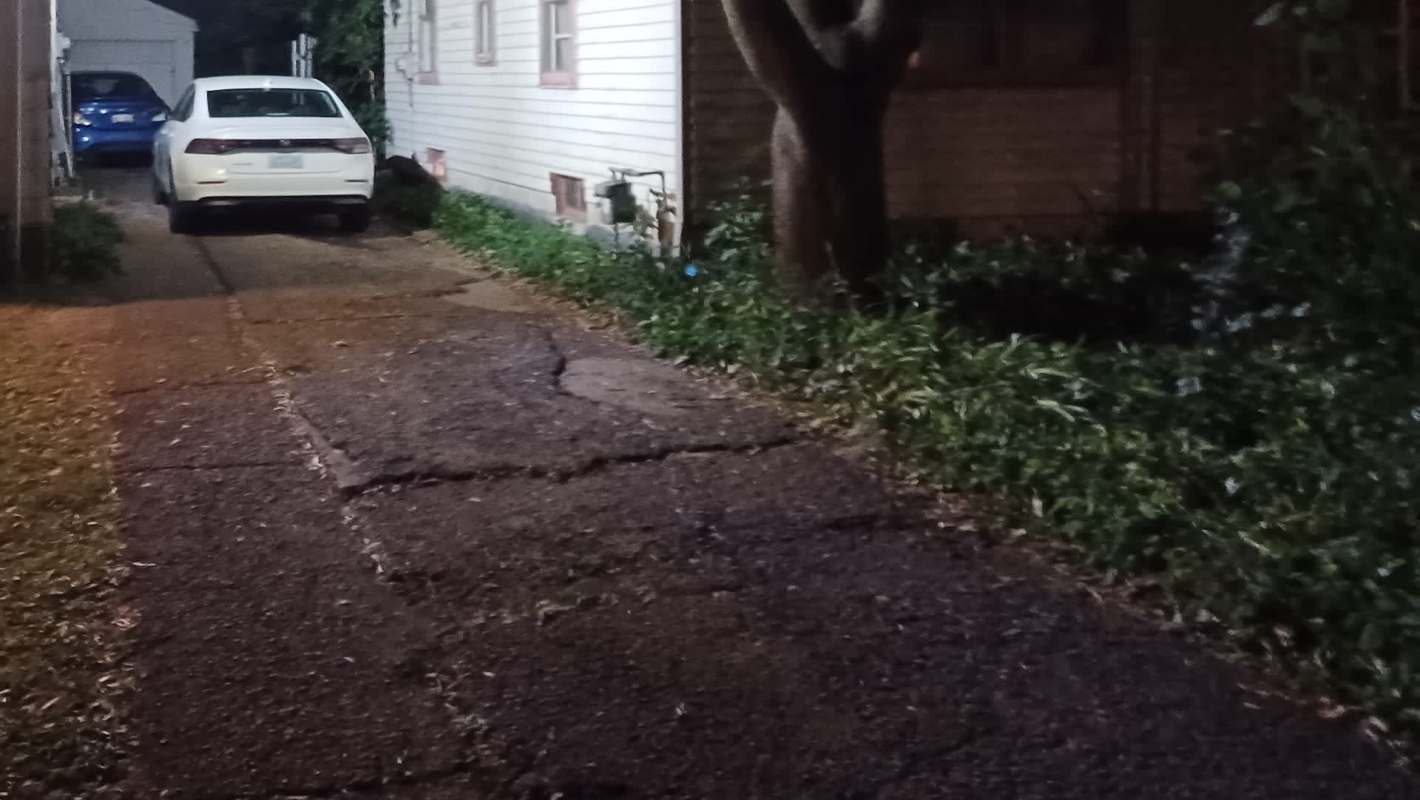 One Redditor shared how their neighbor's retaliation after complaining about a problematic outdoor light.