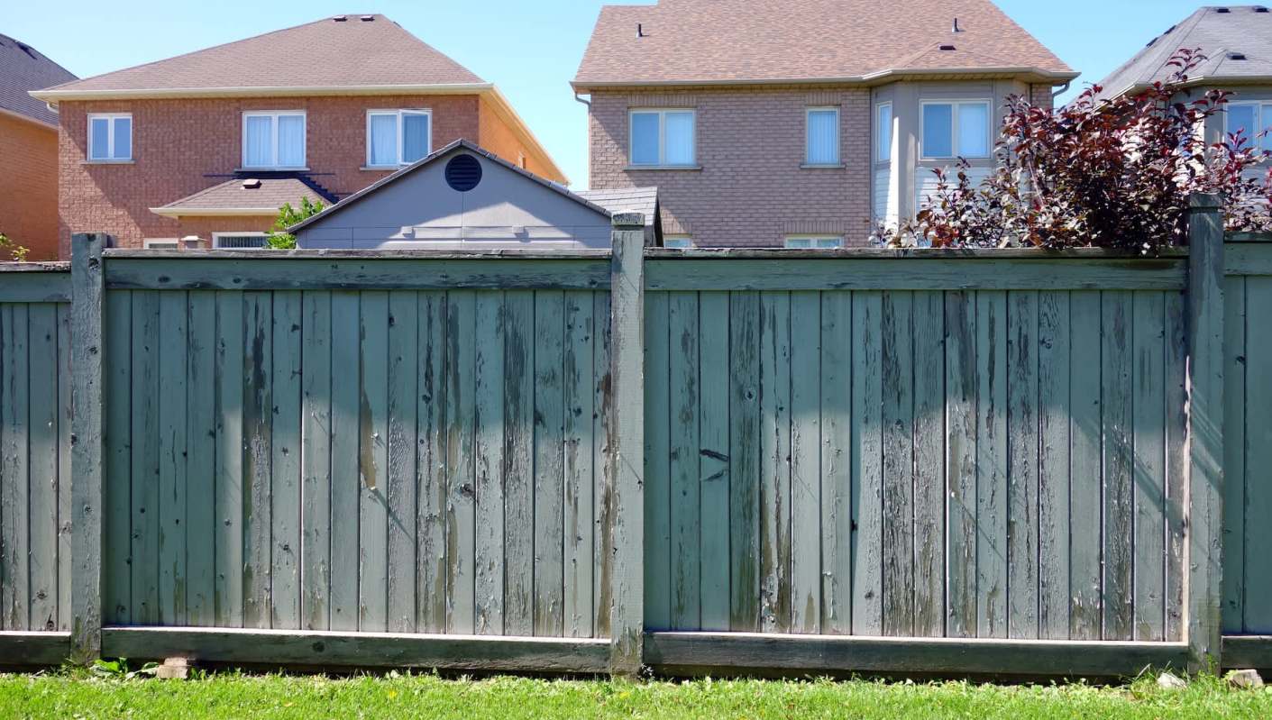 One Redditor asked for help dealing with their annoying neighbor, whose behavior has been disrupting the entire neighborhood.