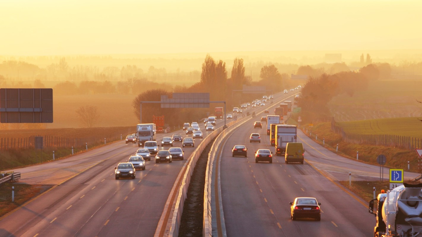 A photo circulating on Reddit is drawing attention to an ongoing debate on U.S. roads: Just how big is too big when it comes to personal vehicles?