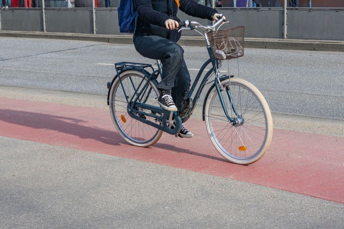 One Reddit user has sparked discussion online after sharing photos of a police officer stationed beside a biking path, issuing hefty fines to cyclists for speeding.